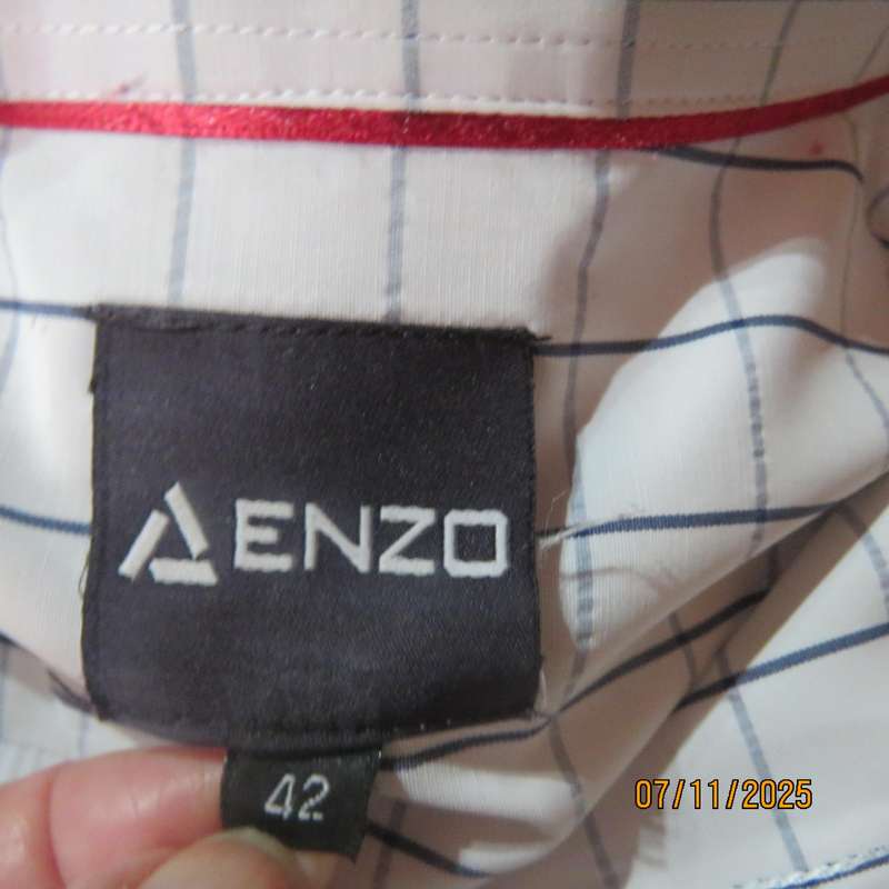 ENZO black-white long sleeve polycotton men's shirt. Yoked. Free tie. Size M