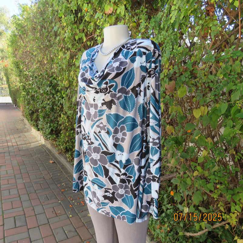 RENE TAYLOR long sleeve slip over low cowl neck top in jade-black-grey print. Size 46-48.