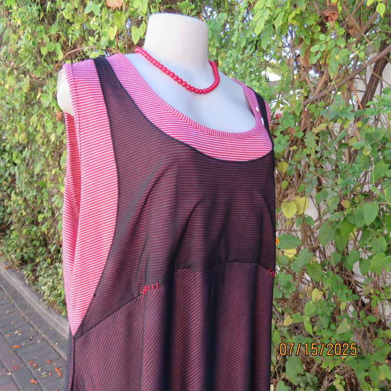 BOZZ long summer slip over sleeveless top in grey-red strip with sheer black overlay. Size 46