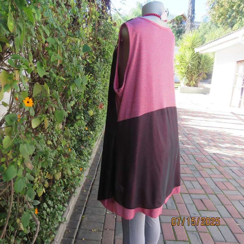 BOZZ long summer slip over sleeveless top in grey-red strip with sheer black overlay. Size 46