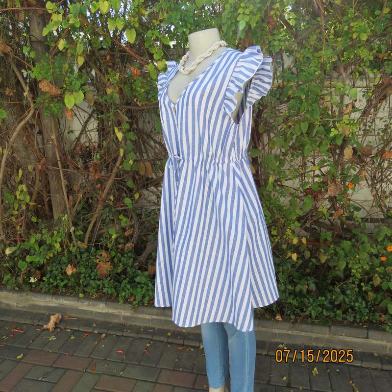 SHEIN blue-white vertical striped polycotton dress-long top. Size 40. Drawstring waist.