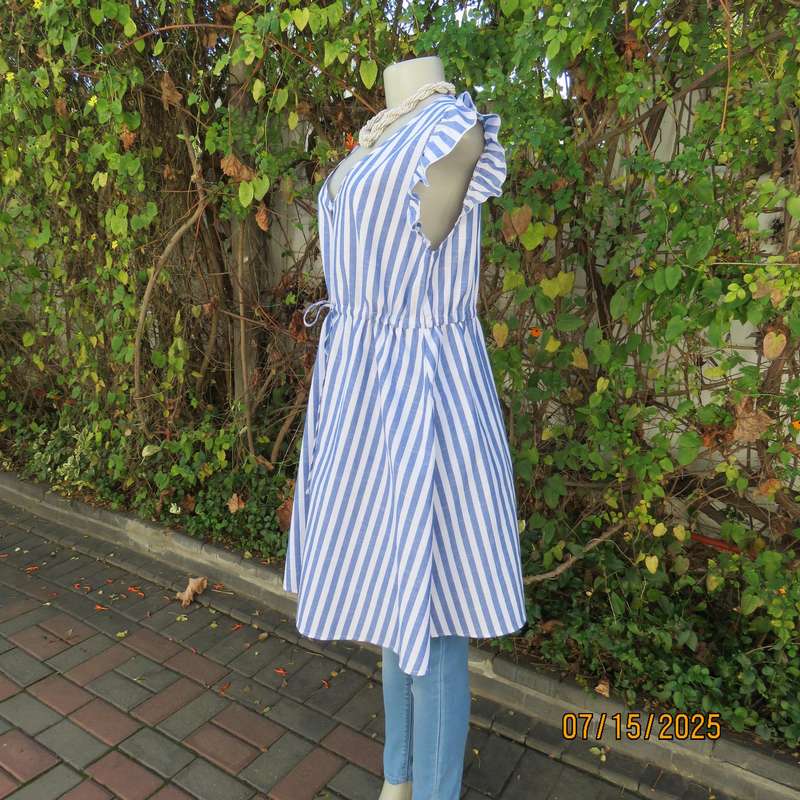 SHEIN blue-white vertical striped polycotton dress-long top. Size 40. Drawstring waist.
