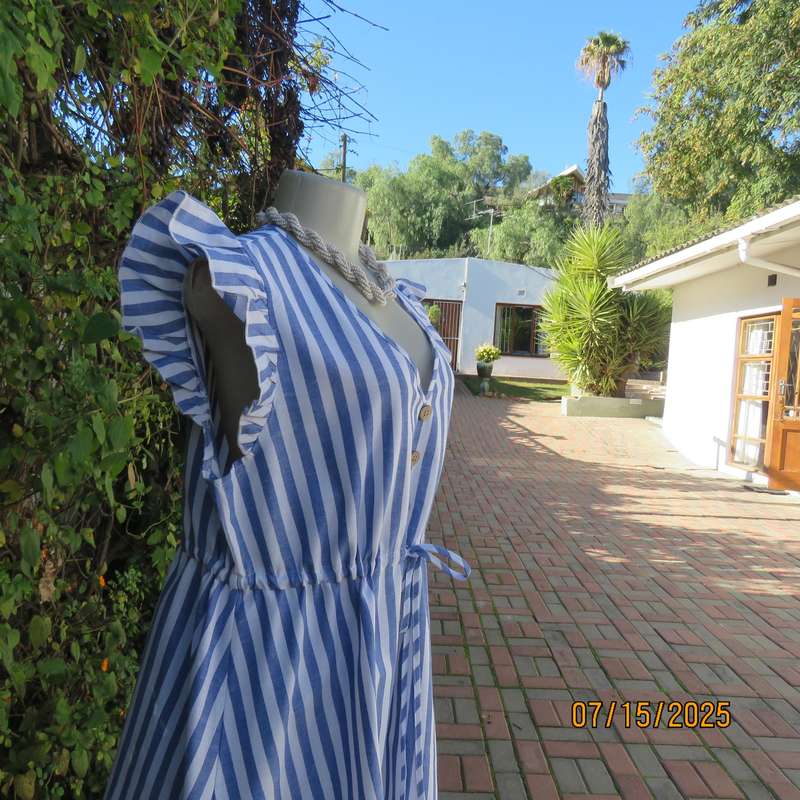 SHEIN blue-white vertical striped polycotton dress-long top. Size 40. Drawstring waist.