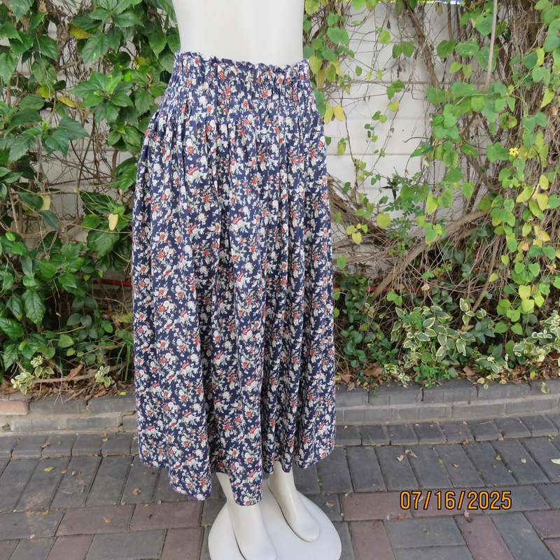 KELSO ankle length pleated polycotton skirt with tiny floral print. Size 36. Wide elasticated waist