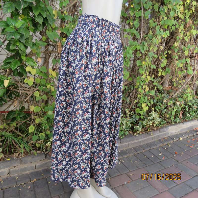 KELSO ankle length pleated polycotton skirt with tiny floral print. Size 36. Wide elasticated waist