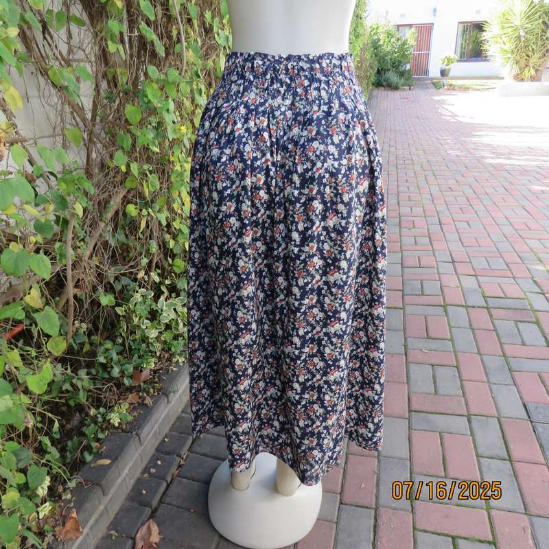 KELSO ankle length pleated polycotton skirt with tiny floral print. Size 36. Wide elasticated waist