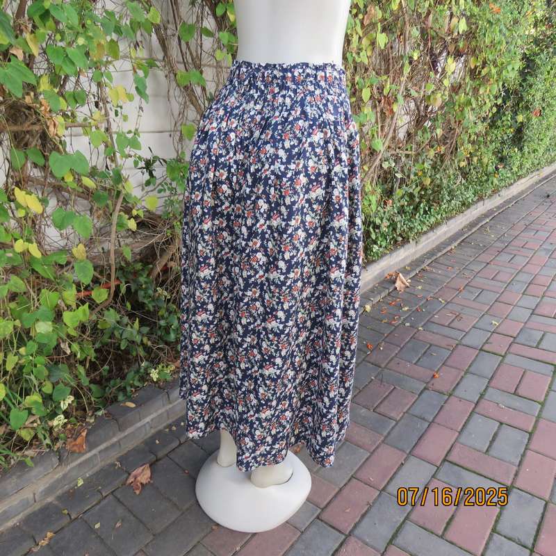 KELSO ankle length pleated polycotton skirt with tiny floral print. Size 36. Wide elasticated waist