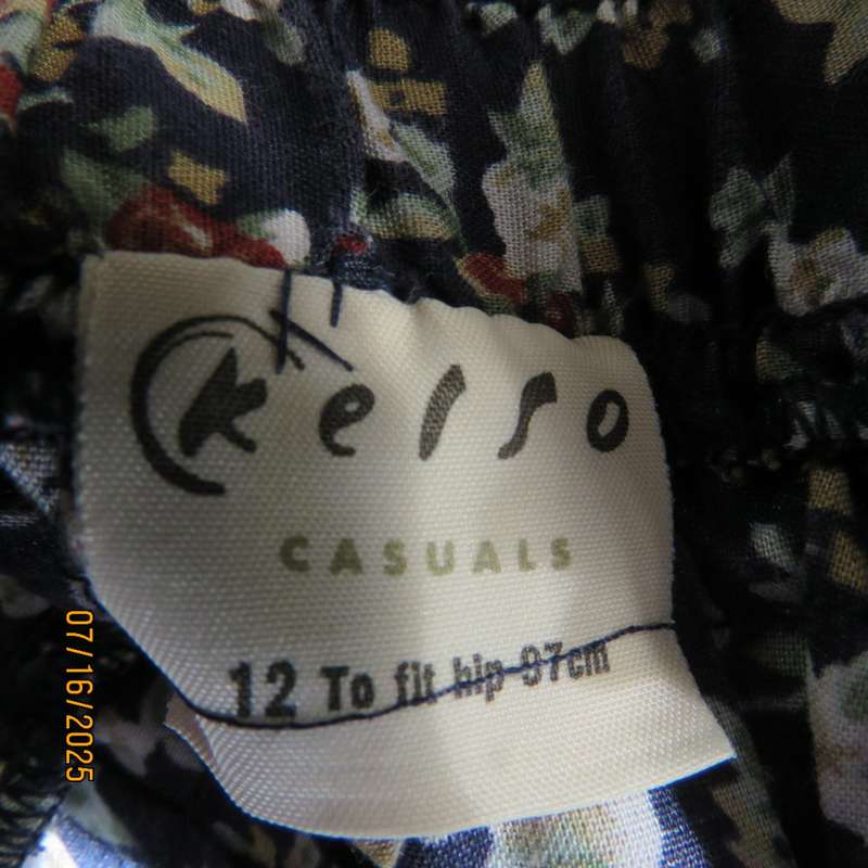 KELSO ankle length pleated polycotton skirt with tiny floral print. Size 36. Wide elasticated waist
