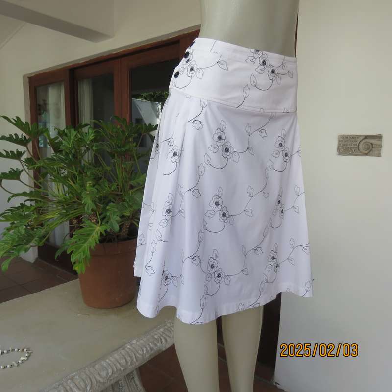 LUSH white stretch cotton skater skirt- side pleats. Wide yoke. Close with 3 side buttons. Size 36