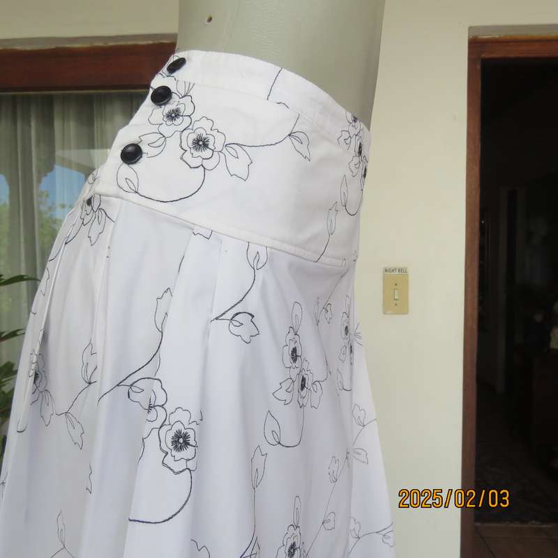 LUSH white stretch cotton skater skirt- side pleats. Wide yoke. Close with 3 side buttons. Size 36