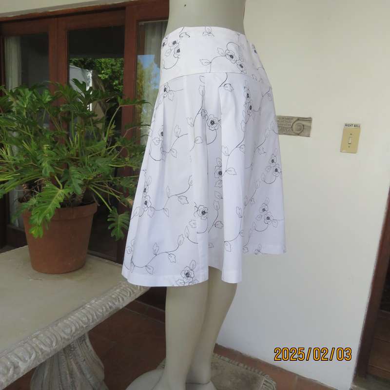 LUSH white stretch cotton skater skirt- side pleats. Wide yoke. Close with 3 side buttons. Size 36