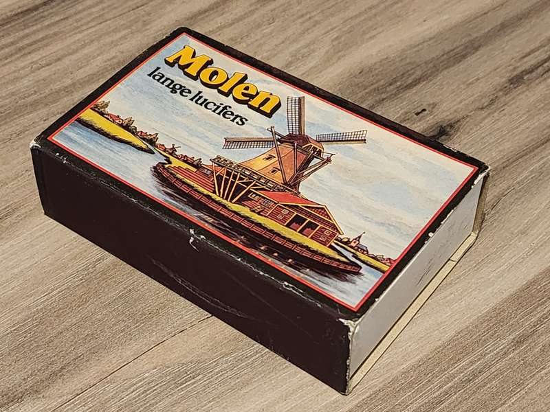 VINTAGE & RARE MOLEN LANGE LUCIFERS LARGE MATCHBOX NETHERLANDS