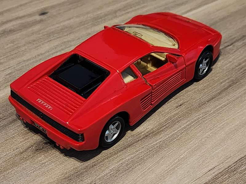 Maisto Ferrari 512TR Scale 1:39