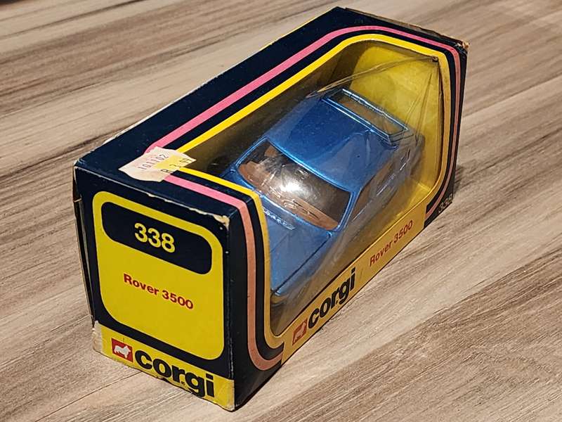 CORGI 338 BLUE ROVER 3500 BOXED