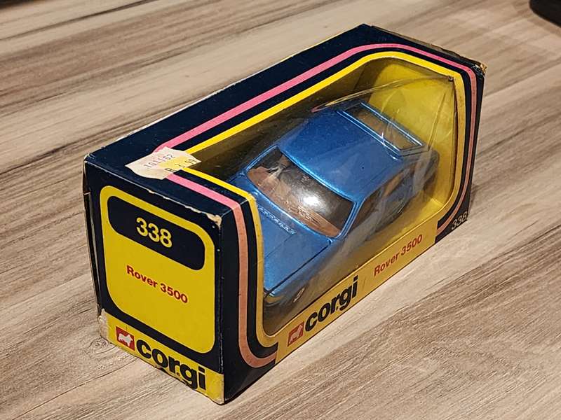CORGI 338 BLUE ROVER 3500 BOXED