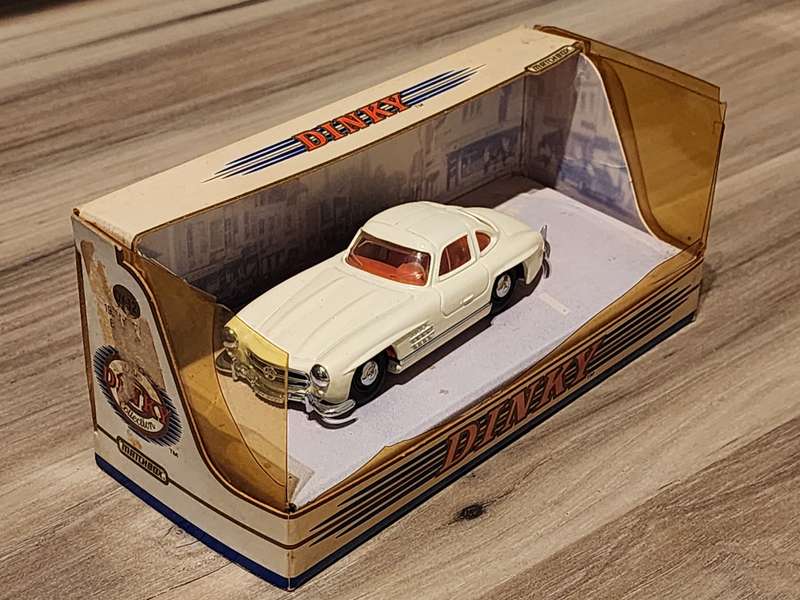 DINKY 1955 Mercedes-Benz 300SL Gullwing DY-12