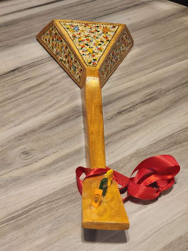 Balalaika Traditional Russian Folk 3 Stringed Musical Instrument Wall Decor - 35 x 14 x 4.5cm