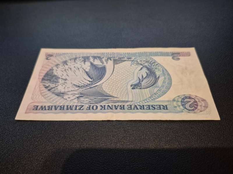 Zimbabwe 2 dollars banknote