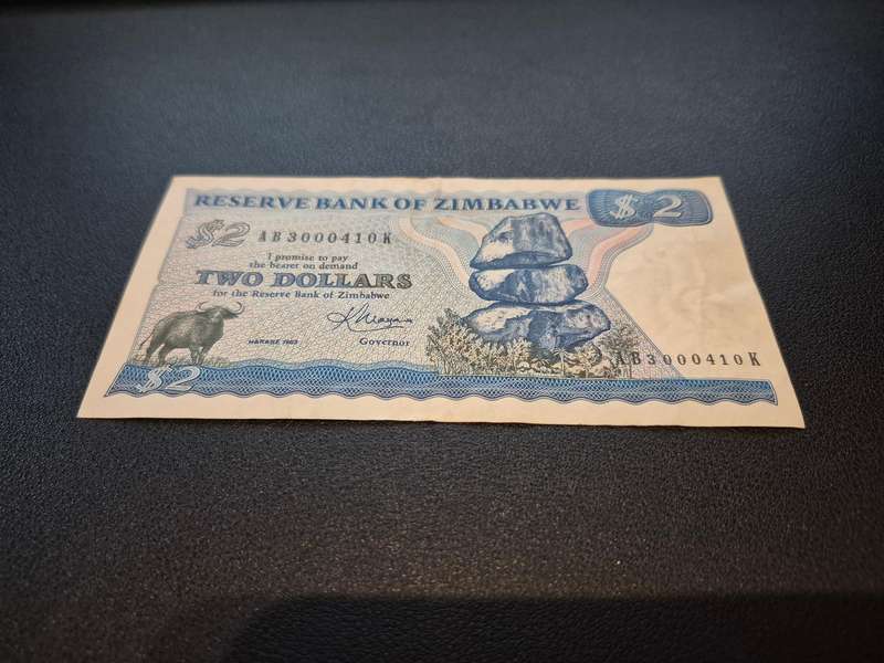Zimbabwe 2 dollars banknote