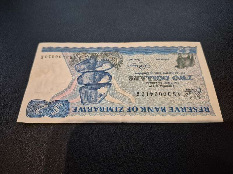 Zimbabwe 2 dollars banknote