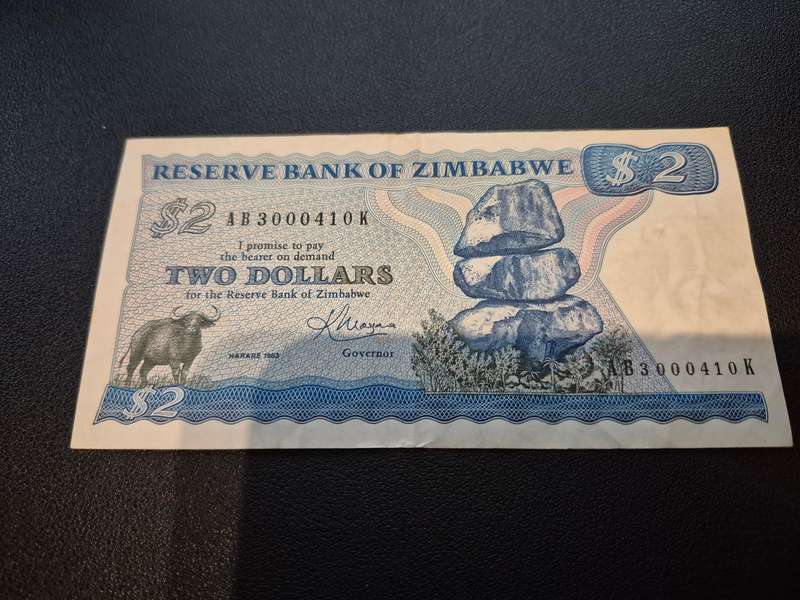 Zimbabwe 2 dollars banknote