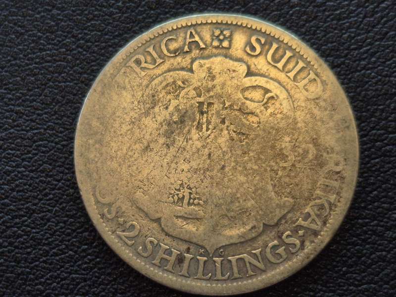 1932 Two Shillings - L8