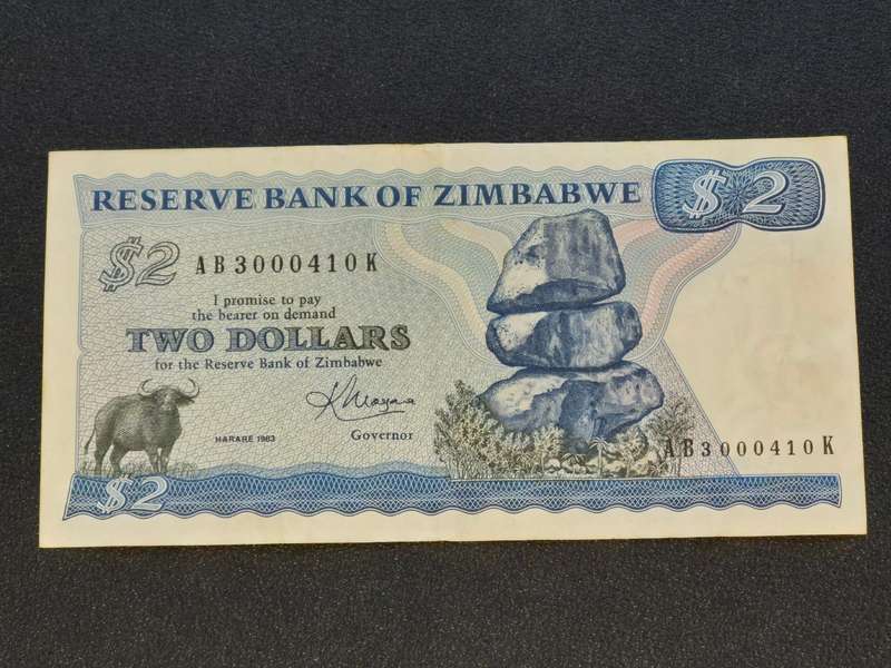 Zimbabwe 2 dollars banknote