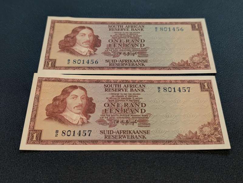 TW de Jongh - One Rand Banknotes x 2 ( Consecutive numbers )