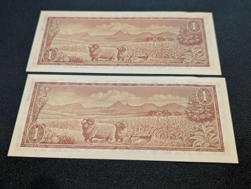 TW de Jongh - One Rand Banknotes x 2 ( Consecutive numbers )