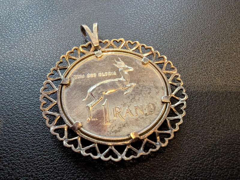 1966 One Rand English Pendant (23.15g)
