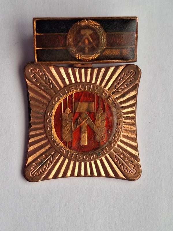 GDR Collective of Socialist work badge