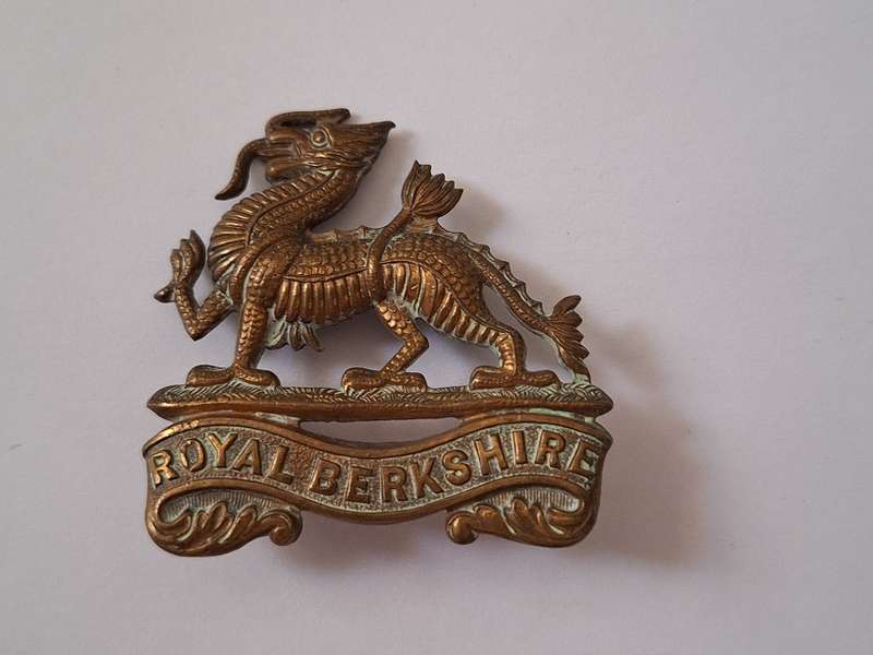 Royal Berkshire regiment cap badge
