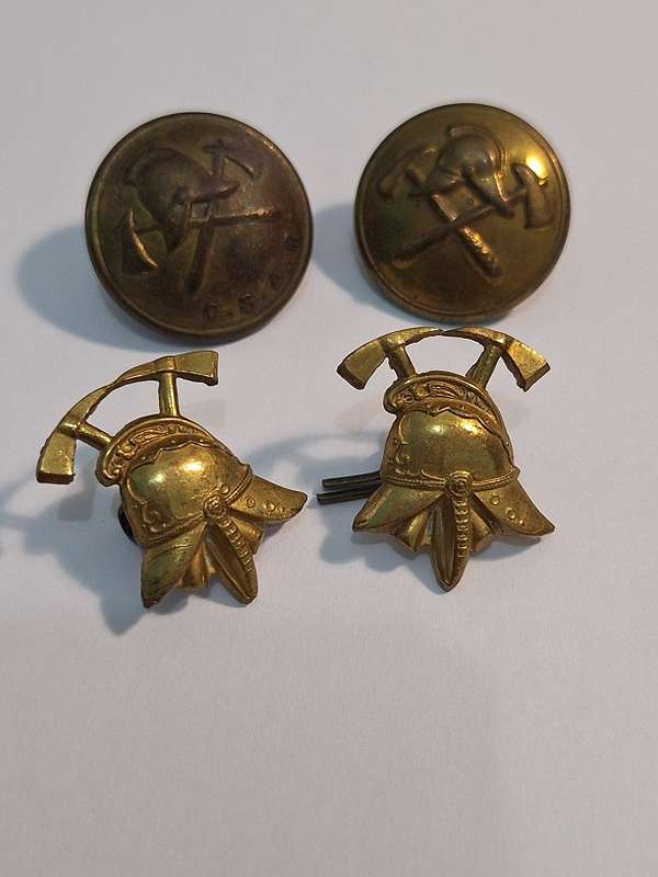 Fire Brigade buttons and badges