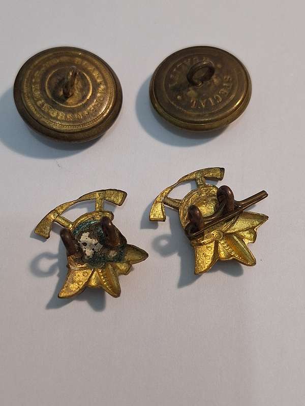 Fire Brigade buttons and badges