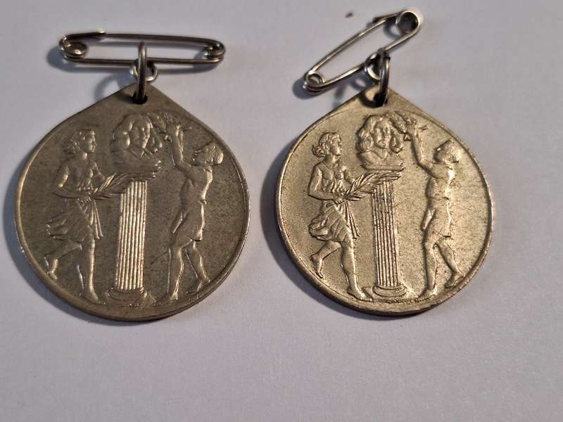 2 x 1952 Jan van Riebeeck 300 year medals