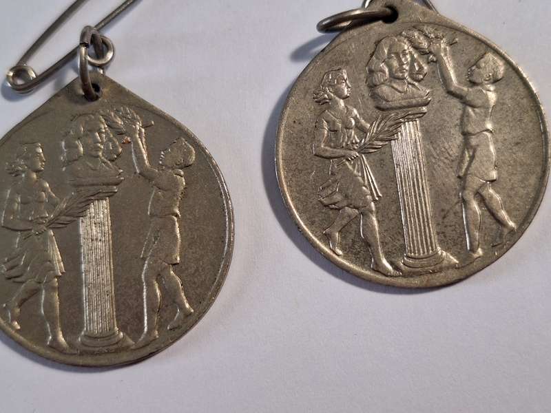 2 x 1952 Jan van Riebeeck 300 year medals