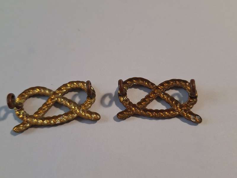 South Staffordshire Regiment badges