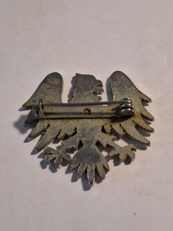 1930's Barclays bank 3 crown eagle brooch badge