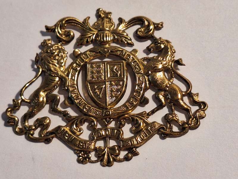 Vintage Honi Soit Mal Y Pense thin pressed metal emblem badge