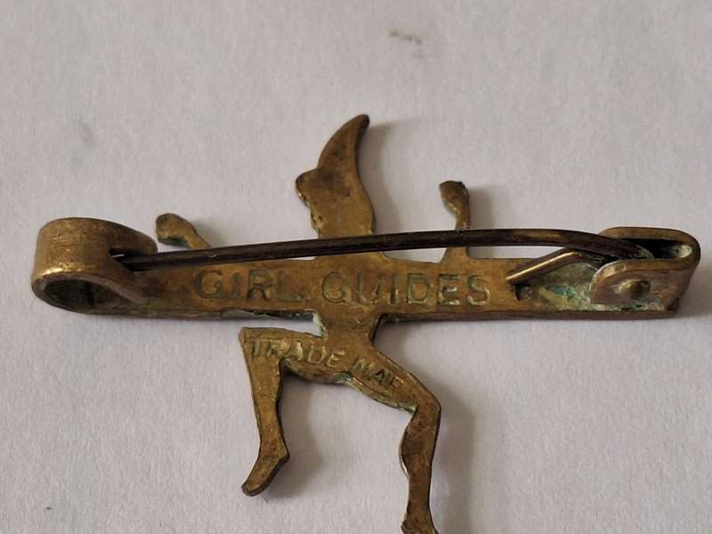 1950s Girl Guide Brownie Pixie promise badge