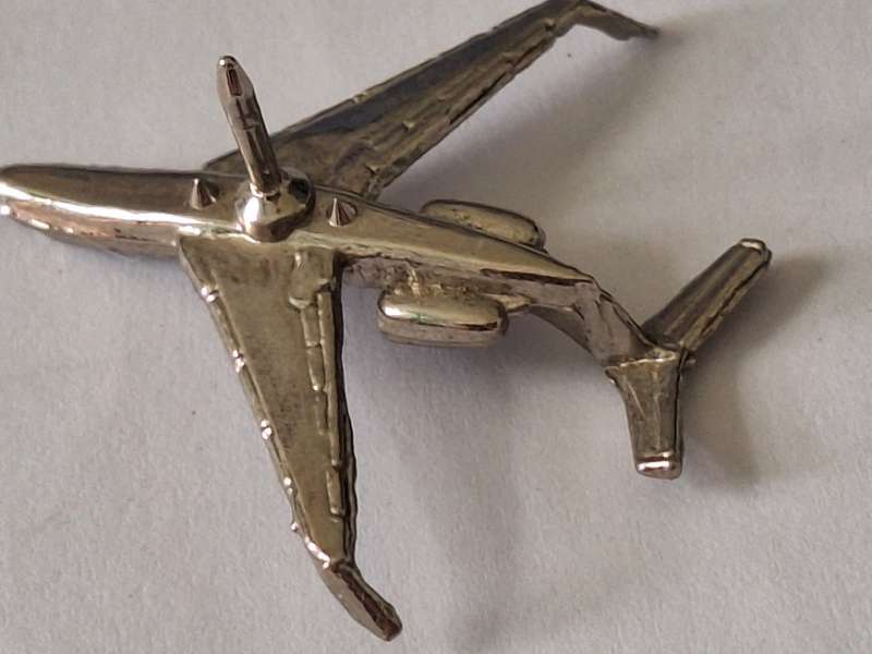 Pilot lapel/tie pin