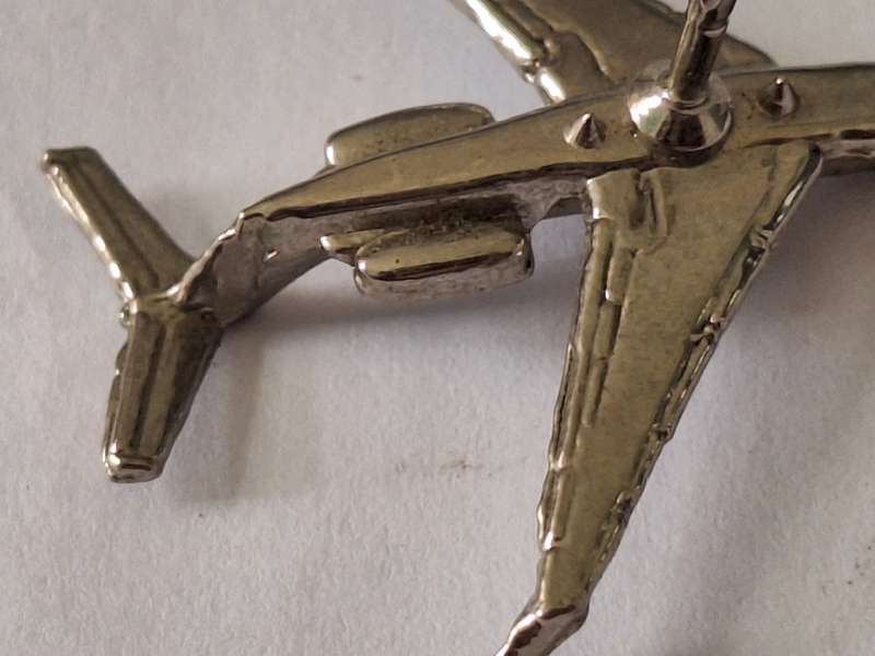 Pilot lapel/tie pin