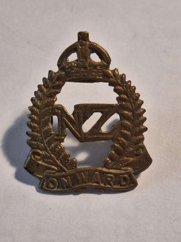 WW1 New Zealand Expeditionary badge 2.75 x 2.5cm