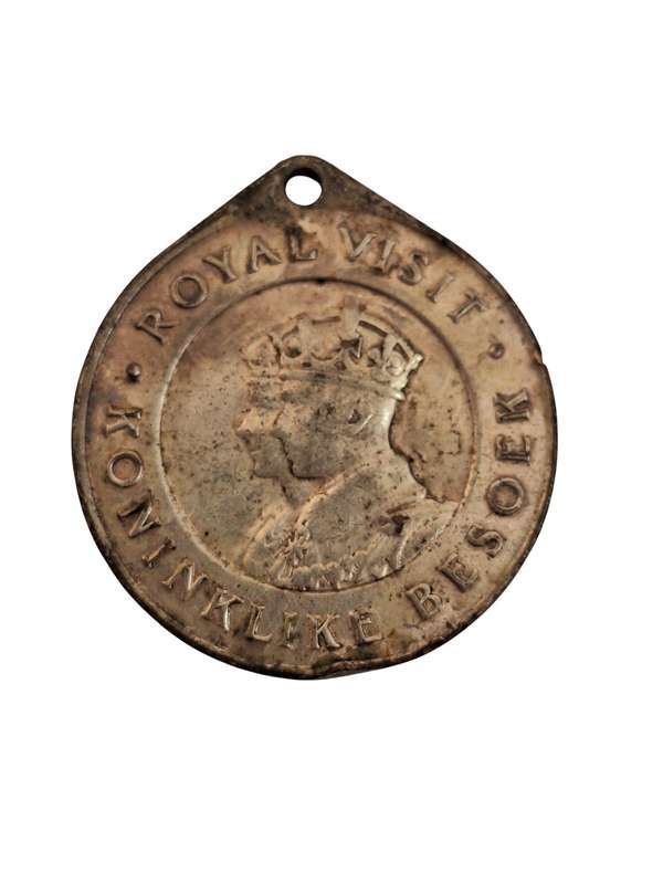 1947 Commemorative medallion of Royal visit to South Africa
