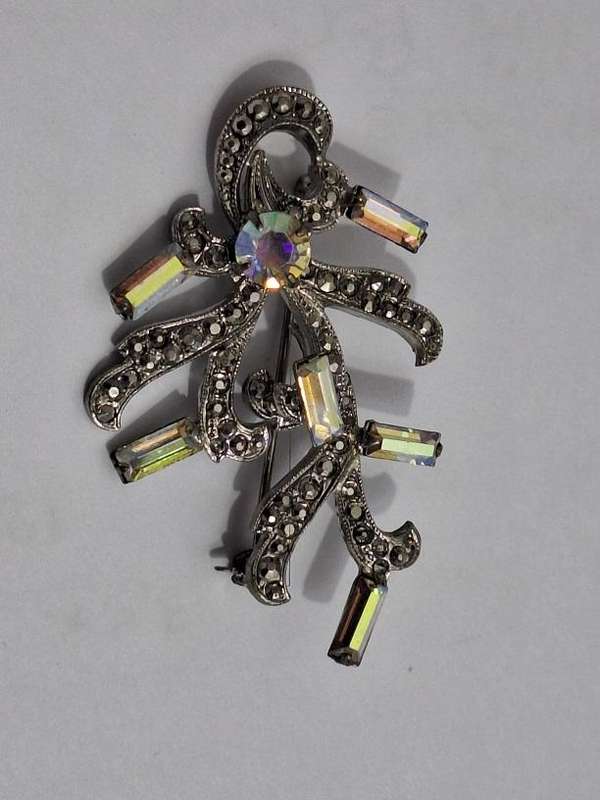 Vintage marcasite and rhinestone brooch