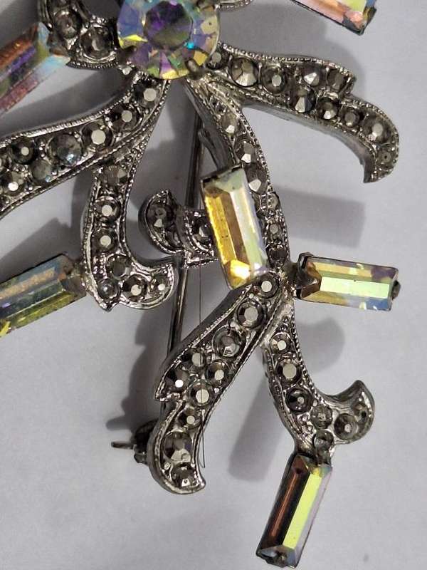 Vintage marcasite and rhinestone brooch