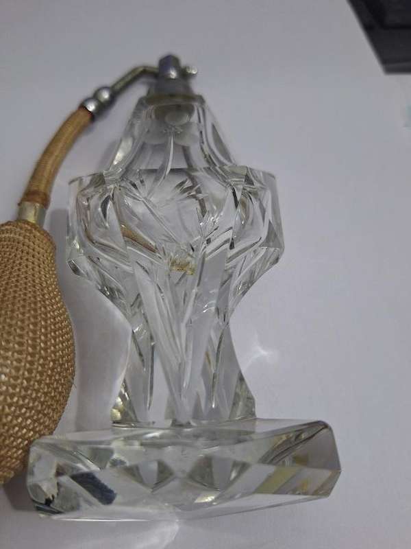 Large vintage crystal perfume bottle with atomiser 14cm high