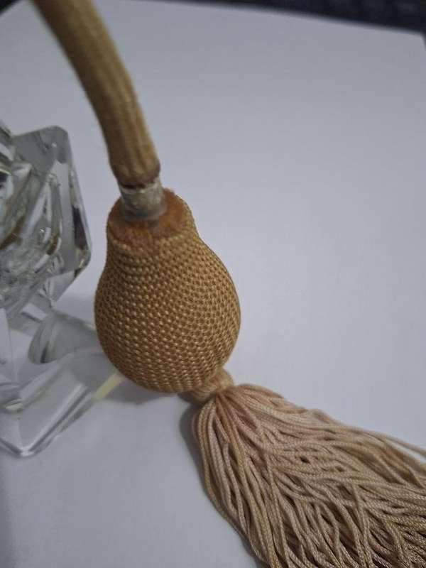 Large vintage crystal perfume bottle with atomiser 14cm high