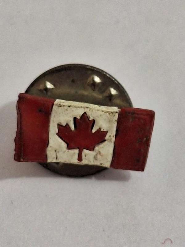 Vintage metal Canadian flag lapel pin