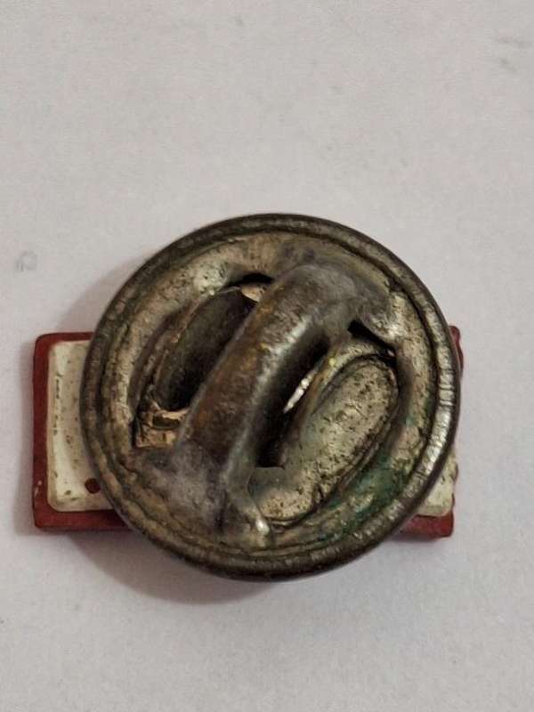 Vintage metal Canadian flag lapel pin